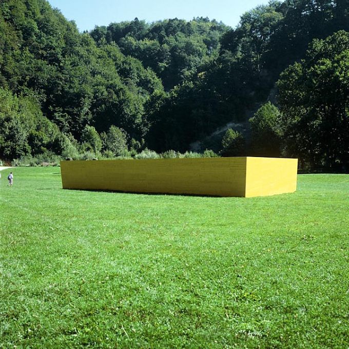 Lichtung, 4. Bildhauersymposion, Burgdorf, Schweiz, 1990, gelbe Schaltafeln, grünes Gerüstnetz, Stahlprofile; 18 x 2,7 x 17,5 m